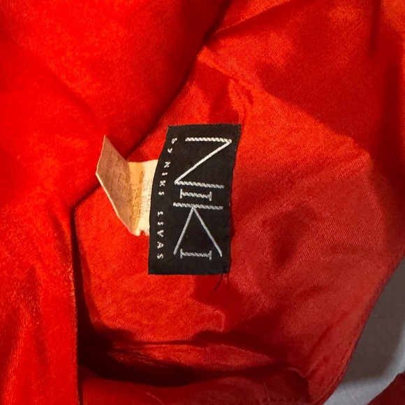 Elegant Red Niki Livas Formal Dress Sz 14 - Picture 4 of 5